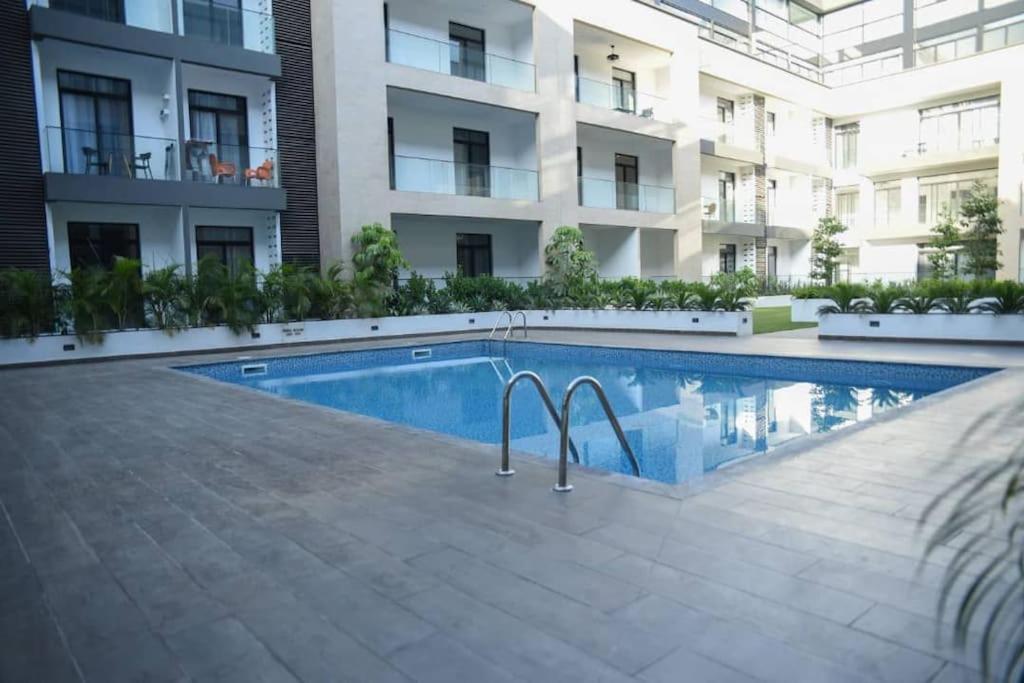 Pool View Apartment @Embassy Gardens アクラ エクステリア 写真