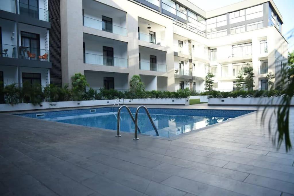 Pool View Apartment @Embassy Gardens アクラ エクステリア 写真